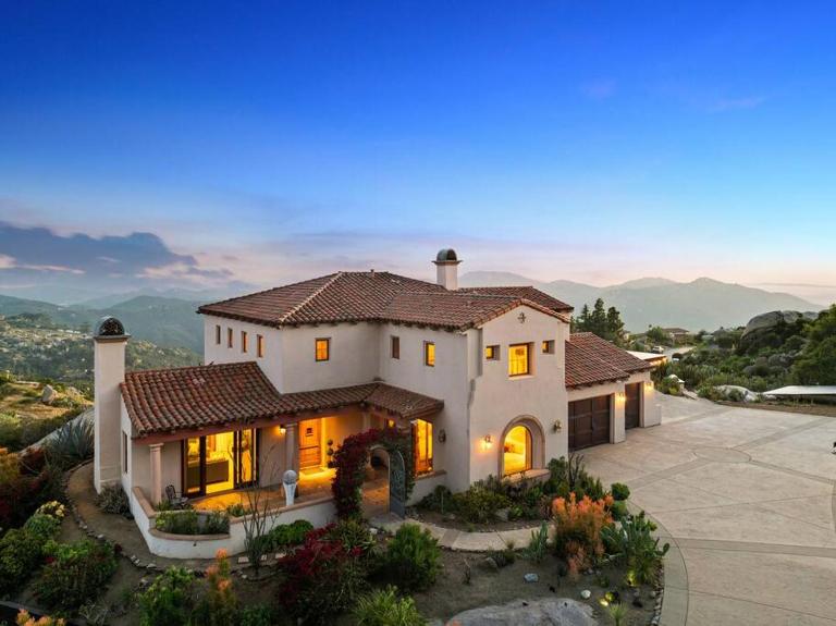 Mediterranean Haven with Views in Escondido - B&B Escondido
