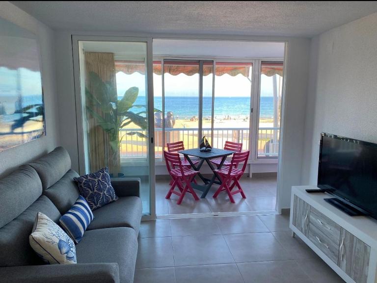 LHOME Benidorm - B&B Benidorm