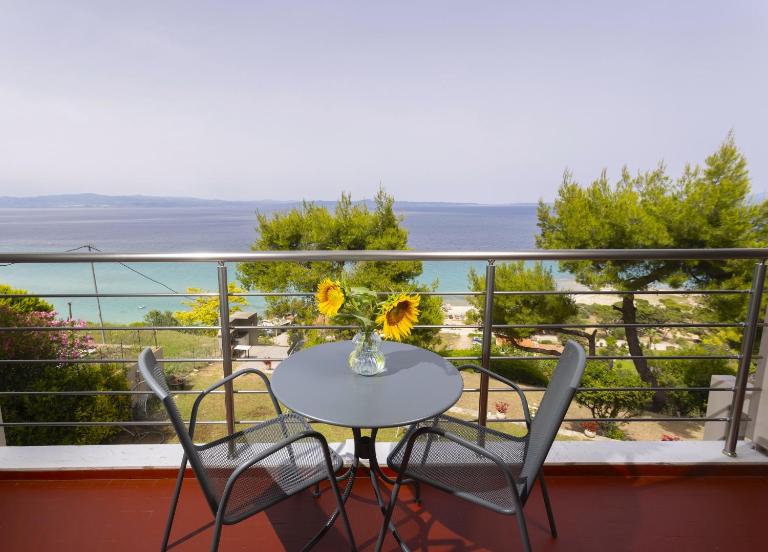 Sea View Apollo Apartments & Studios in Afytos - Ferienwohnung Afytos