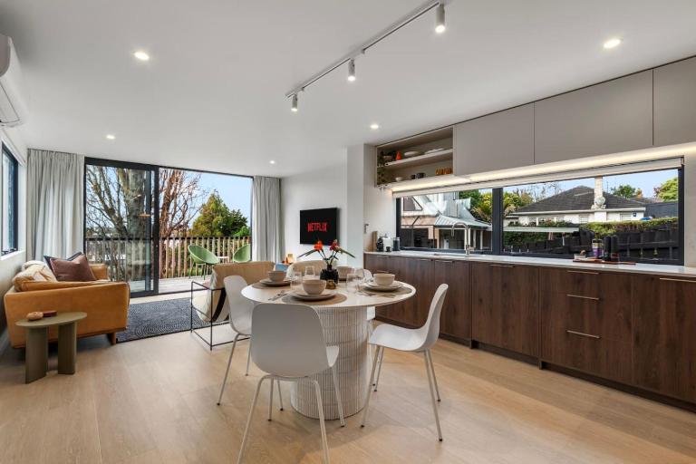 Million Dollar Apartment, LUXE VIEW -By KOSH BNB - Ferienwohnung Hamilton