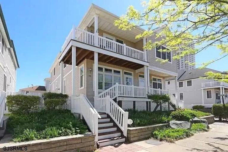 Seaside Serenity AC-Beautiful Ocean View Home -3 bed 2 bath - B&B Atlantic City