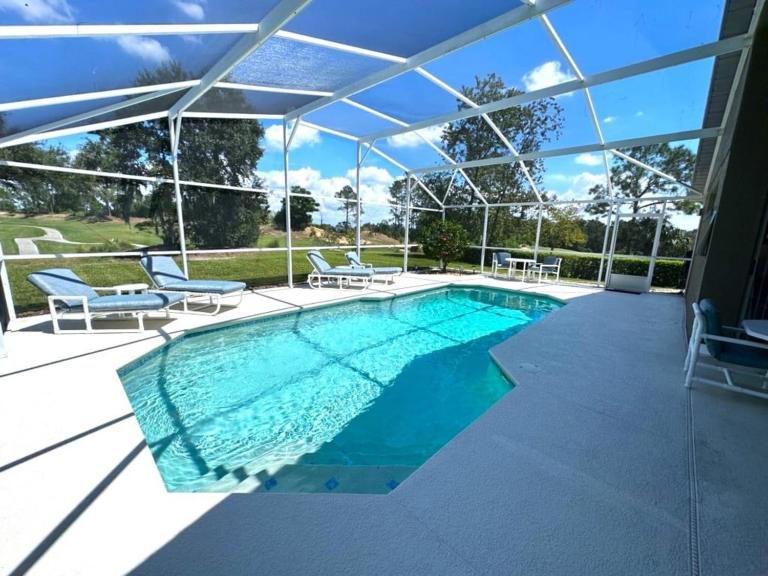 Updated Private Villa Southern Dunes Extended Pool Deck - Chambres d'hôtes Haines City