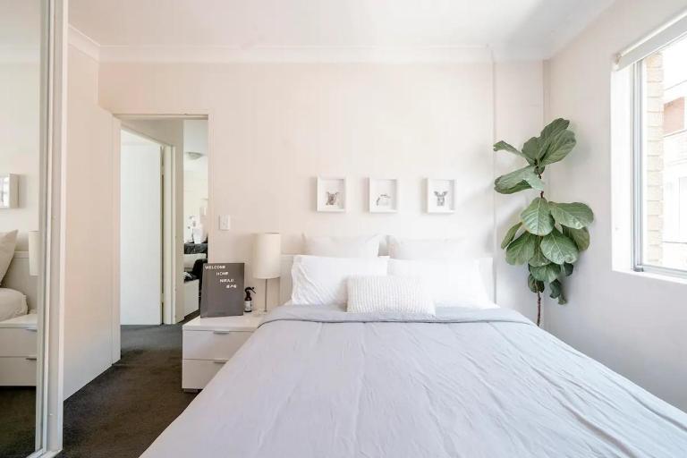 Lovely bedroom in eastern suburbs - Bed and Breakfast Sydney