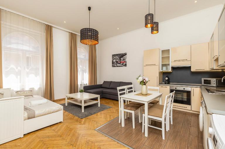 Real Apartments Révay - B&B Budapest