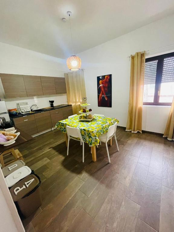 Casa Politeama Spacious Central Flat by Oplonti Station for Pompeii, Sorrento and Naples - B&B Torre Annunziata
