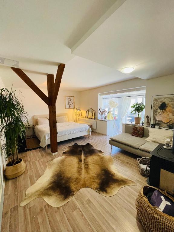 Flat with heart and art nearby centre of the Prague - B&B Praga