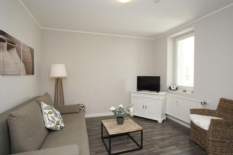 Villa Maria Ferienwohnung Marlene 34 mit gratis Nutzung vom AHOI Erlebnisbad und Sauna in Sellin - B&B Ostseebad Göhren