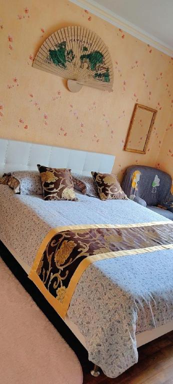 Chambre dans maison individuelle avec rez-de-chaussée partagé - cuisine, salle, salon et salle de bains - Chambres d'hôtes Saint-Brieuc