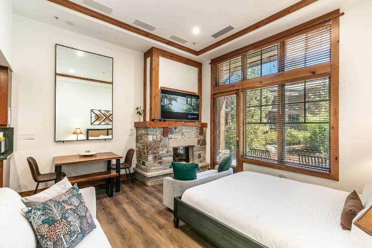 Catamount Lodge 105 by East West Hospitality - Chambres d'hôtes Truckee