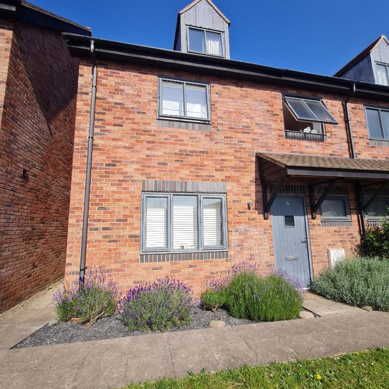 Large Double Room with Ensuite and double shower - Homestay - Ferienwohnung Bishops Frome