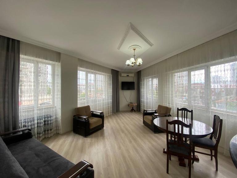 Batumi Beach Apartment - B&B Batum