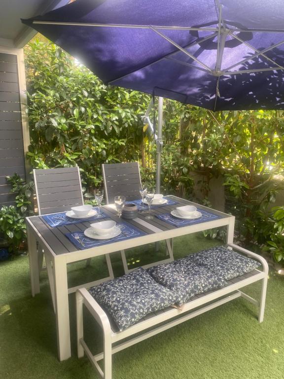 Gardenista in Gerakas near to airport - B&B Athens