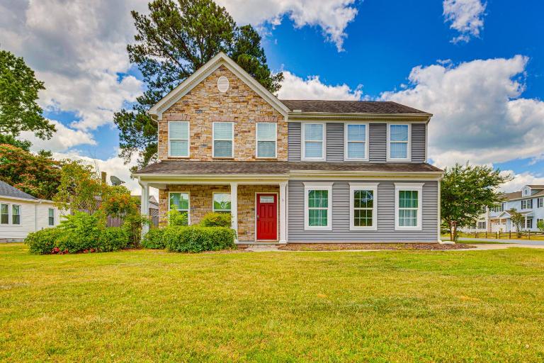 Fenced Yard & Patio! 2,400-Sq-Ft Chesapeake Home - B&B Chesapeake