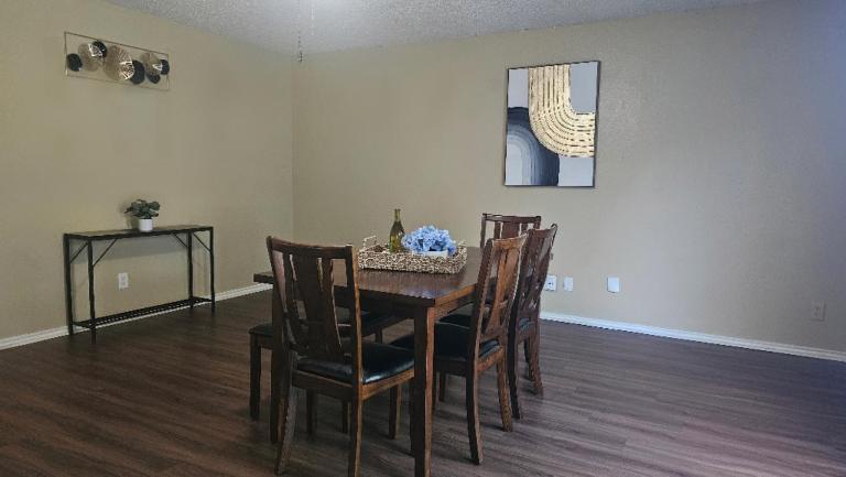 Cozy Four Bedroom Residence in Converse - B&B San Antonio