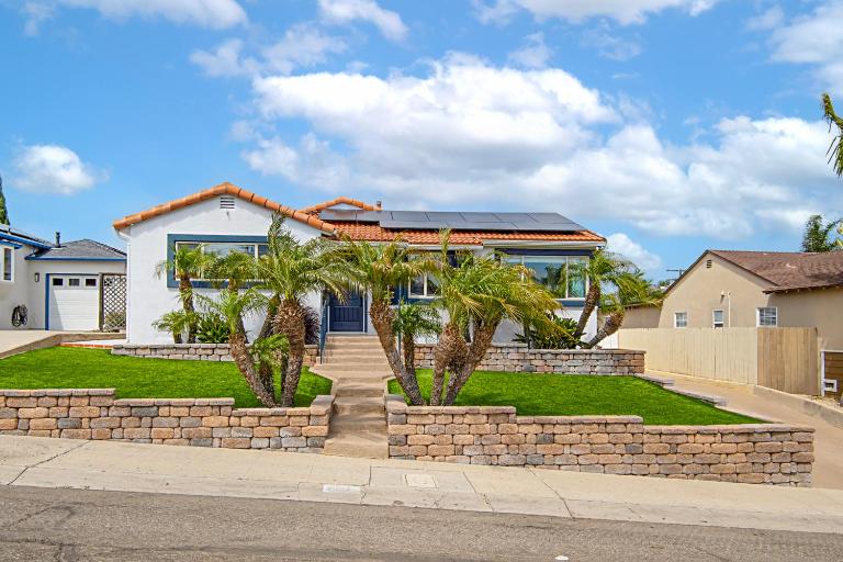 Family Friendly | Huge Backyard | In Heart of SD - B&B San Diego