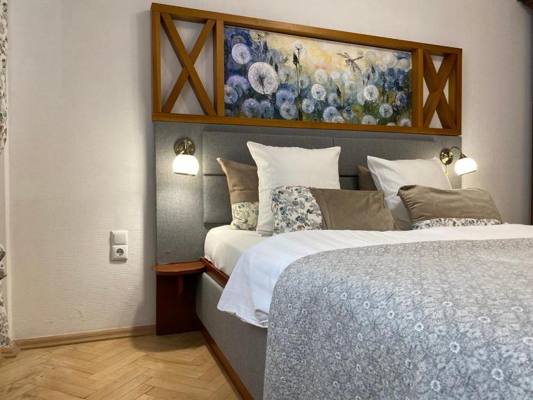 5 LVIV -APART дві кім ізольовані і кухня- студія з балконом тиха центр - Bed and Breakfast Lviv