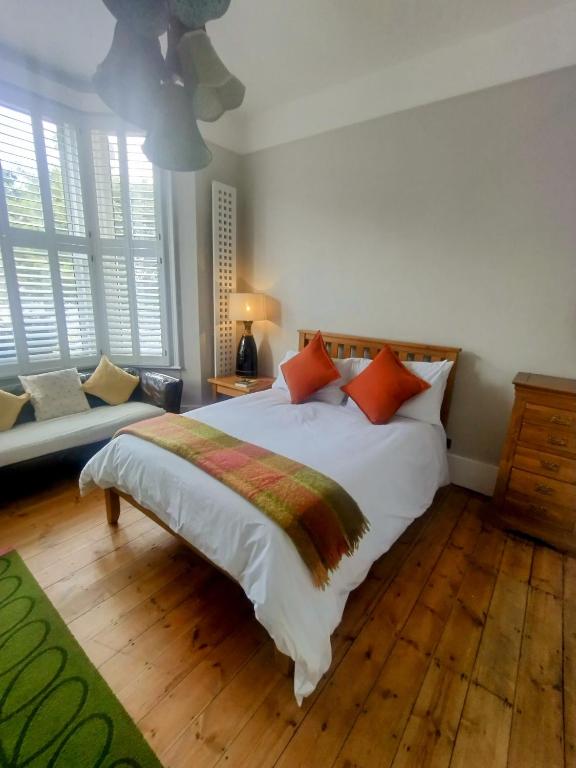 Annette's Place, Greenwich Garden Apartment, London - B&B London