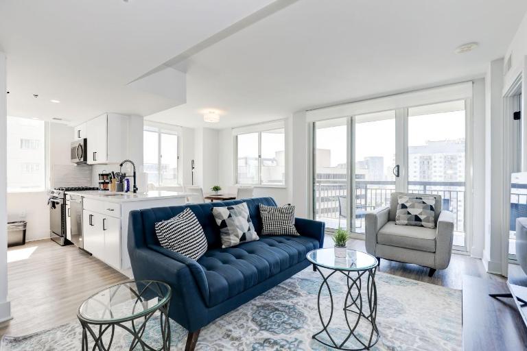 Capitol Convenience 2BR Luxury Minutes from DC - B&B Arlington