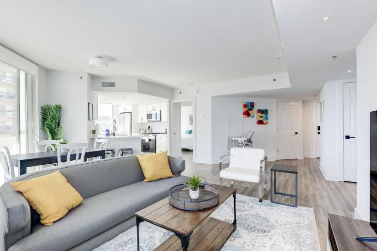 Jetsetter's 2BR Hub Between DC & Airport - B&B Arlington