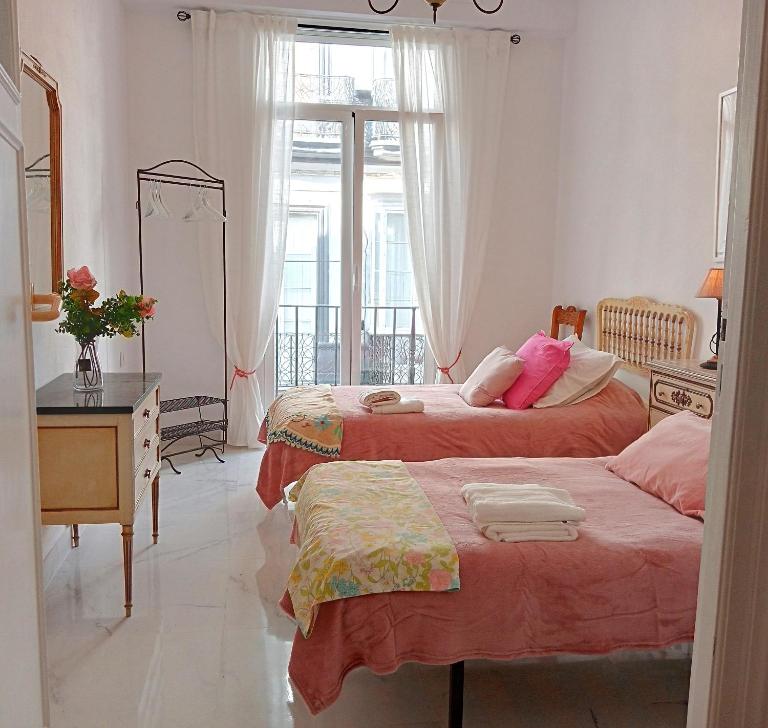 Casa Palacio Madre de la Eucaristía - Bed and Breakfast El Puerto de Santa María