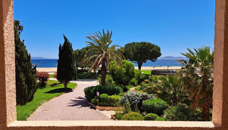 Appartement face à la mer avec parking - B&B La Londe-les-Maures