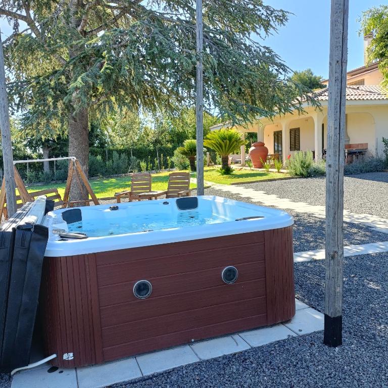 Macchie Basse Guest House - Agriturismo - Bed and Breakfast Pescia Fiorentina