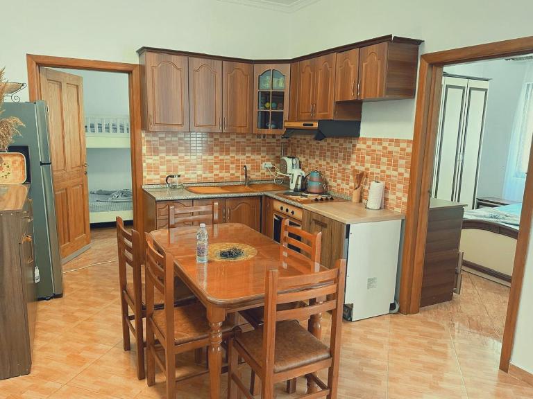 Aral Apartments - Chambres d'hôtes Golem