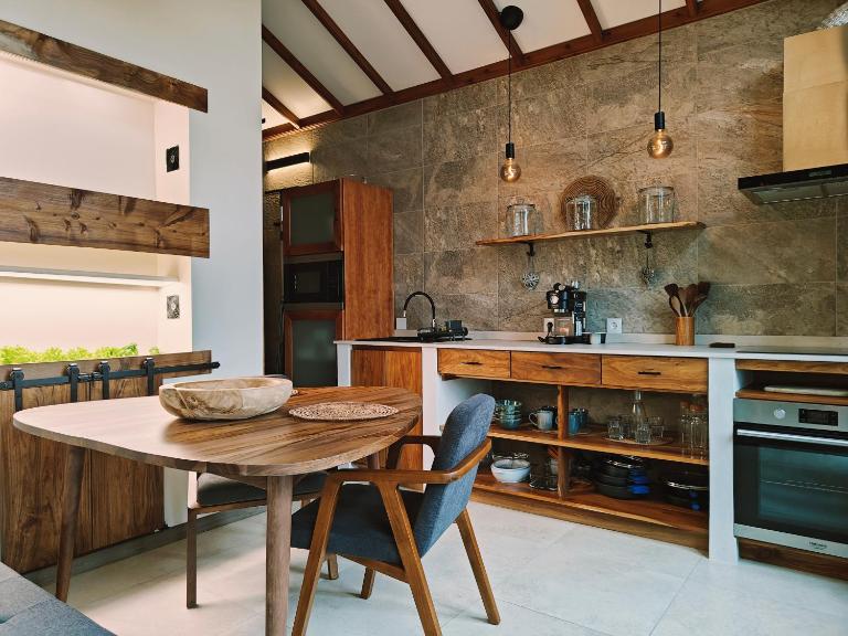 Casca de Noz - Modern Rustic Beach Getaway - Ferienwohnung Angra do Heroísmo