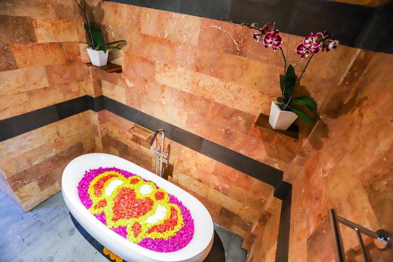 Villa Dolce Vita - Amazing Villa for Bright Holiday - Bed and Breakfast Ubud