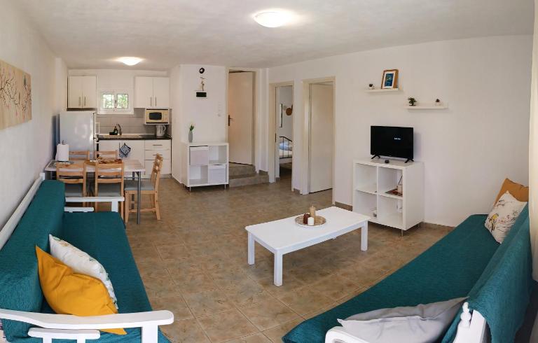 Evi's home - B&B Ormos Panagias