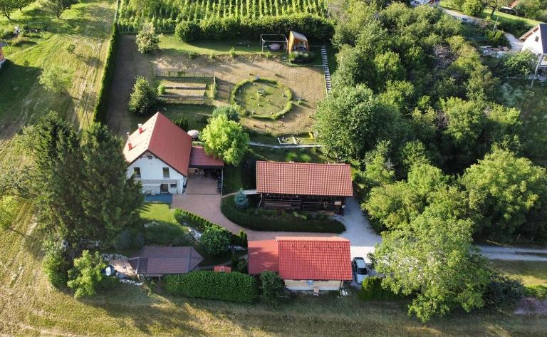 Hay barn unique experience Visole - Chambres d'hôtes Slovenska Bistrica
