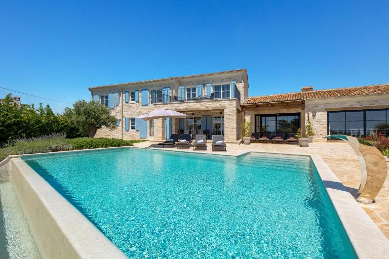 Villa Plava with Panoramic Seaview and big pool - B&B Bale