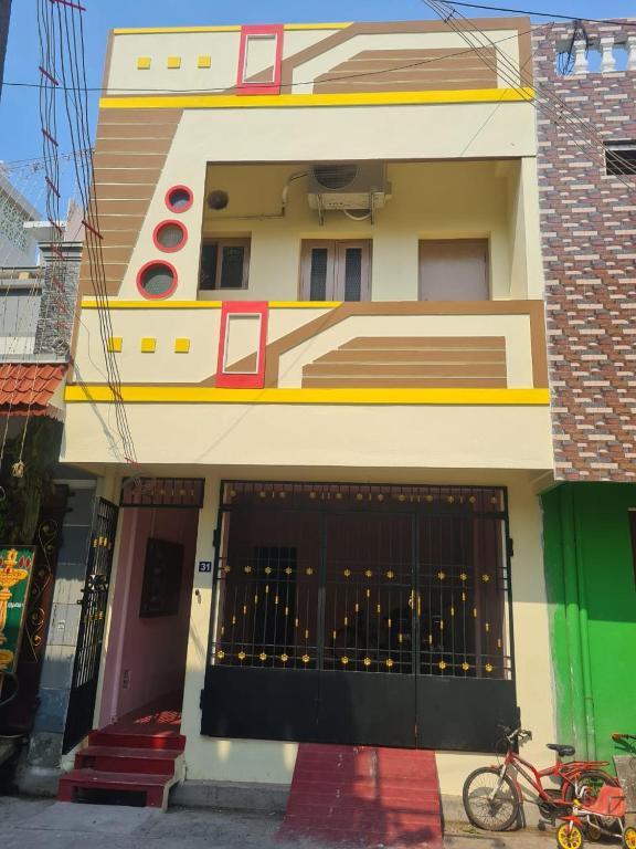 J P Home Stay - Bed and Breakfast Pondicherry
