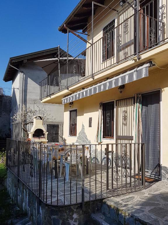 Canova Terra - Studio for 4 People with Outdoor Space - B&B Omegna