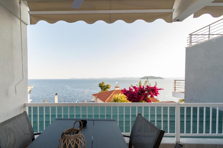 Sandra Seaview Suites - Chambres d'hôtes Néos Marmarás