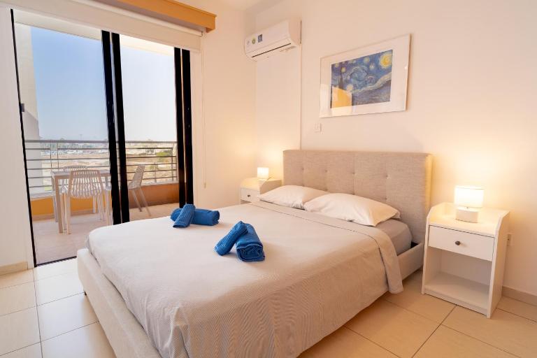 Mirabella Mackenzie 1 Bedroom Flat Near the Sea - Chambres d'hôtes Larnaca
