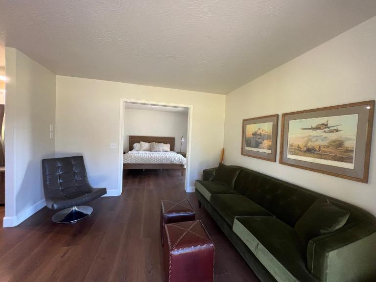 Salt and Cedar Bed and Breakfast - Bed and Breakfast Port Angeles