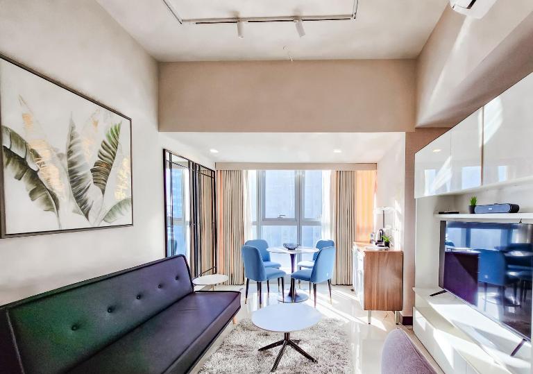 LUXESTAYSMNL STYLISH FAMILY 2BR SUITE POOLGYM 400MBPS WIFI NETFLX Amazing City View - Chambres d'hôtes Manille