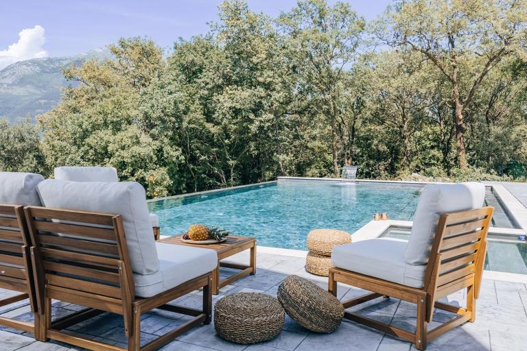 Villa Principium with Infinity Edge Pool&Hot Tub - B&B Kotor