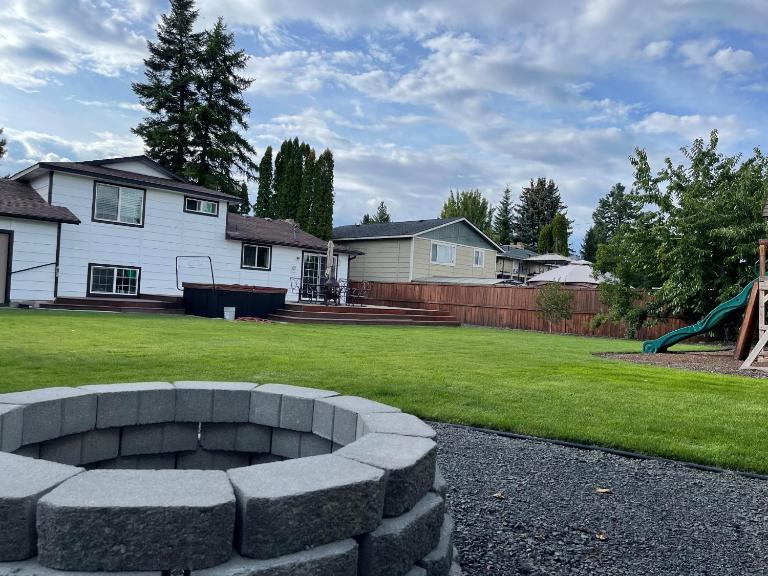 Quiet Retreat with Hot Tub, Pool Table and Spacious Yard - B&B Spokane