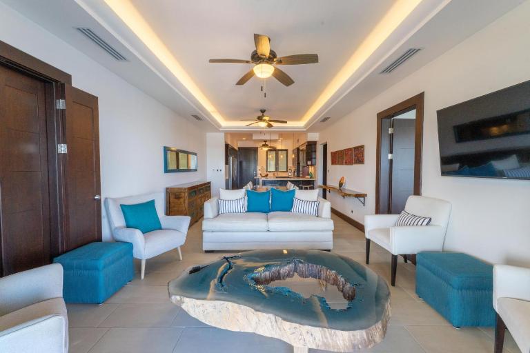 360 Splendor 104A-Ocean View Condo With Breakfast - B&B Playa Flamingo