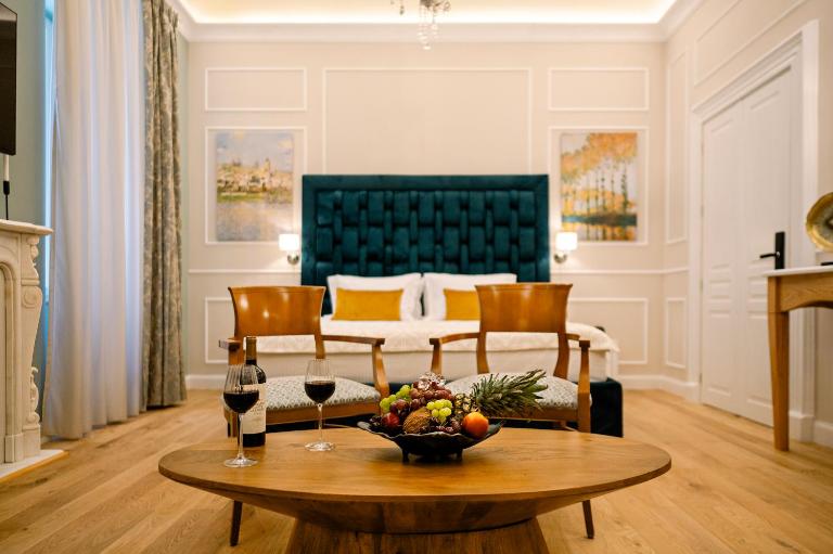 Curcumelli Luxury Suites - B&B Karyófyto