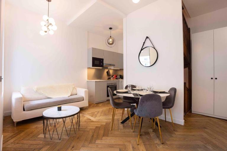 DUPLEX AU COEUR DU 16 Eme - B&B Parigi