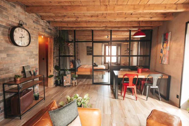 Appartement thématique: Voyage Industriel - Ferienwohnung Travers