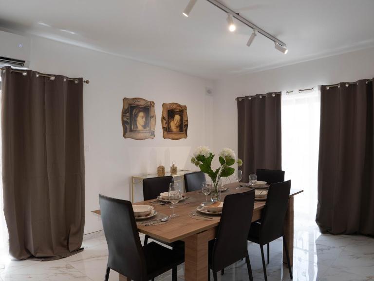 St Julians Apt Close to Beach - Ferienwohnung St. Julian's