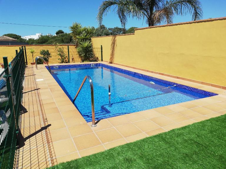 Chalet Casa Paqui solo familias o parejas - B&B Conil de la Frontera