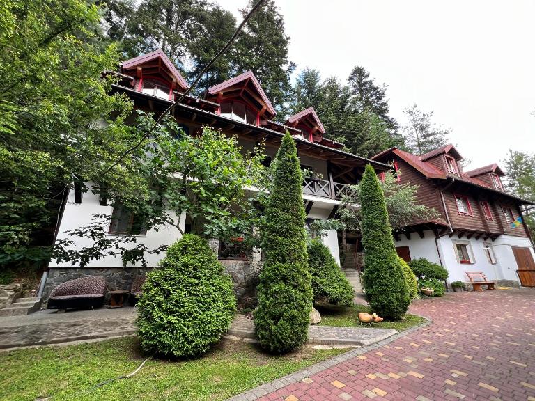 Вілла Лісова комфорт - B&B Skhidnytsia
