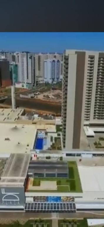 DFPLAZA Apartamento luxo no Shopping andar alto varanda com tela proteção garagem piscina academia wifi 500mb - B&B Brasília