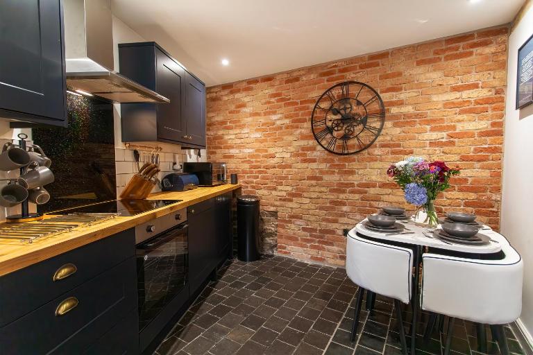 Stylish Home near Alton Towers Peak District Ashbourne Derbyshire - B&B Ashbourne