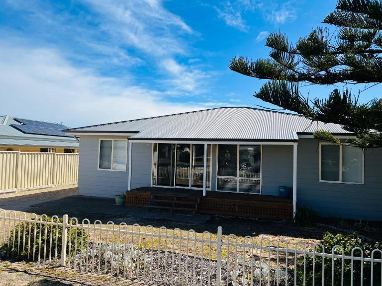 Elandra House - WiFi pet friendly outside - B&B Robe
